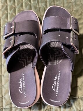 Clarks Cloudsteppers Women's Drift Buckle slide sandals, black‎ size 6 1/2W